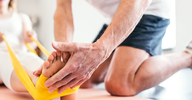 Stay Away From the Dangers of Opioids – Instead, Opt for Physiotherapy image